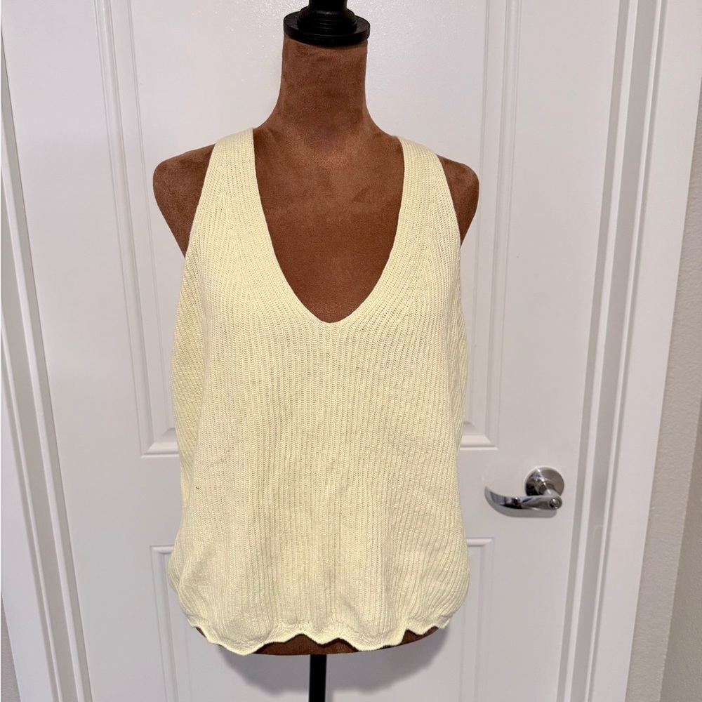 Express Ribbed Knit Tank Top Butter Yellow Sleeveless V-Neck Size XL